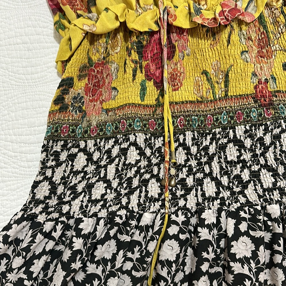 NEW FARM RIO NWOT YELLOW BLACK WHITE SMOCKED DRESS FLORAL ADJUSTABLE STRAPS - Picture 4 of 8